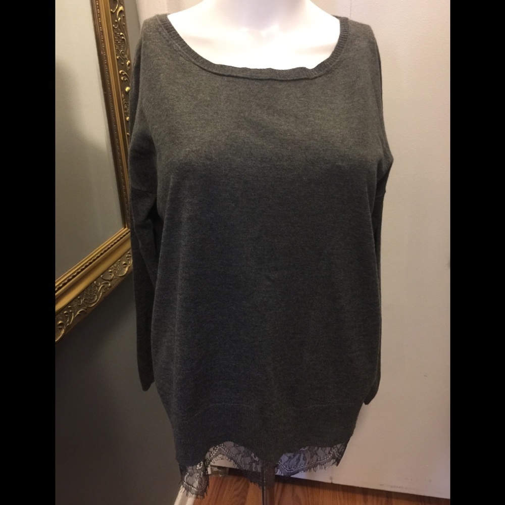 Jolie Top Small Like New